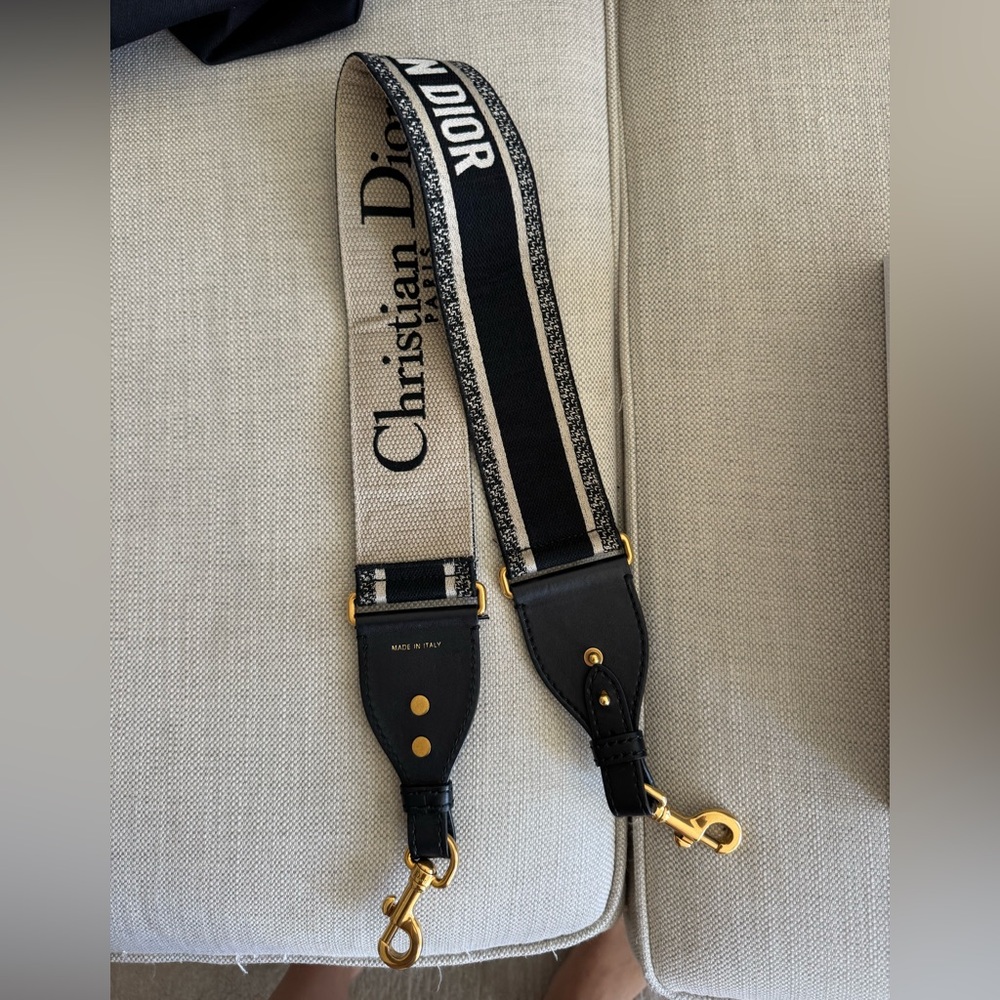 Dior logo handbag strap